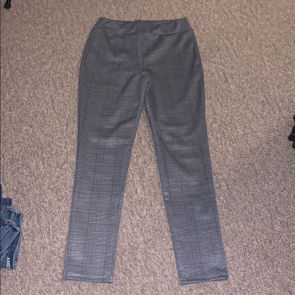 Women’s stretchy patterned pants